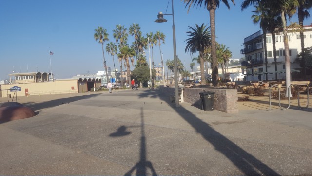 walking north on the beach walkway